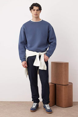 Soluk Indigo Oversize/Geni_ Kesim Kontrast Diki_ Detayl_ Bisiklet Yaka Sweatshirt TMNAW24SW00011
