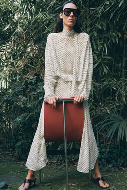 BLUSA LUNARES ZW COLLECTION / Blanco / Negro - Zara фото 5