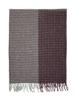 Палантин в бежевых тонах с оригинальным клетчатым орнаментом