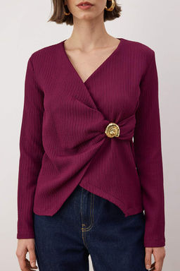 Bordo Aksesuar Detayl? Fitted/Vucuda Oturan Kruvaze Dokulu Orme Bluz TWOAW26BZ00310 - Trendyolmilla фото 3