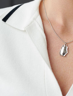 Джемпер с воротником-поло с коротким рукавом тонкой вязки из вискозы