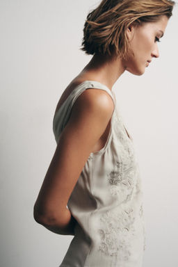 GEORGETTE DRESS WITH EMBROIDERY AND BEADS - Zara фото 2