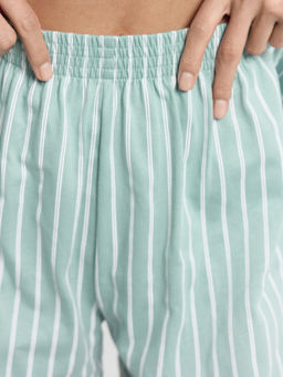 Комплект женский (жакет, шорты) зеленый в полоску - Mark formelle фото 10