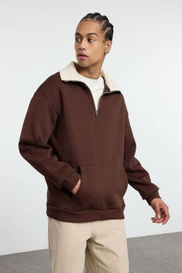 Kahverengi Oversize/Genis Kesim Dik Yaka Fermuarl? Ici Polarl?/S?cak Tutan Sweatshirt TMNAW25SW00081