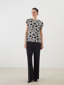 Bisiklet Yaka Desenli Kad?n Ti??rt