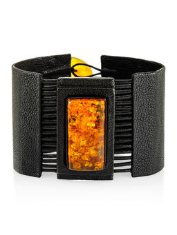 Стильный браслет-манжета из натуральной кожи и янтаря Амазонка
