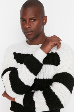 TRENDYOL MAN Koyu Yesil Casual Oversize Fit Genis Kal?p Bisiklet Yaka Cizgili Triko Kazak TMNAW23KZ00106 - Trendyolmilla фото 9