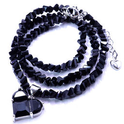 Бусы с сердечком чокер раненные из искуственного Хрусталя черные