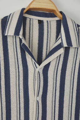 TRENDYOL MAN Lacivert Regular Fit Cizgili Yumusak Tuseli Havlu Gomlek TMNSS25GO00016 - Trendyolmilla фото 6