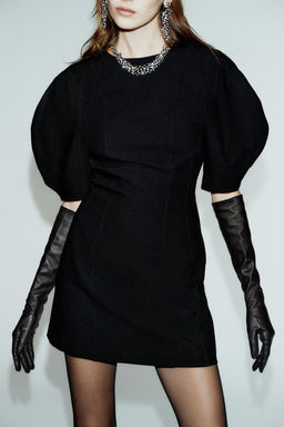 SHORT DRESS WITH GLOBE SLEEVES