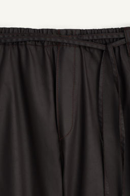 BERMUDA RELAXED FIT LYOCELL EFECTO ENCERADO / Marr?n - Zara фото 8