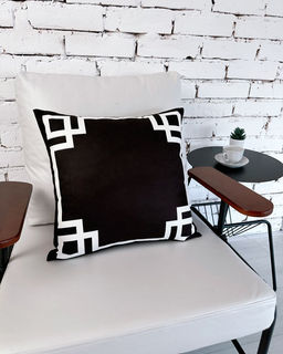 Декоративная наволочка P018