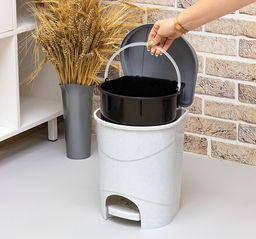 Контейнер для мусора с педалью 11 л арт. М 2891