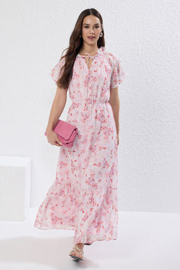 TRENDYOLMILLA Pembe Cicekli Etegi Belden Ac?lan Lastikli Maxi Dokuma Elbise TWOSS25EL00570