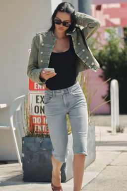 JEANS TRF CAPRI TIRO MEDIO / Azul