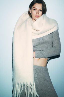 PLAIN FRINGED SCARF - Zara фото 6