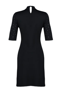 TRENDYOLMILLA Siyah Tas Detayl? Skater/Belden Ac?lan K?sa Kollu Mini Orme Kalem Elbise TWOAW24EL00395  фото 6