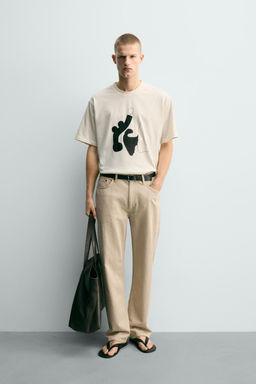 CAMISETA GR?FICO CONTRASTE / Crudo / Beige
