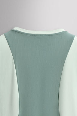 TECHNICAL COLOUR BLOCK T-SHIRT - Zara фото 10