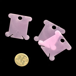 Бобина пластиковая для ниток арт. М008 цв.розовый