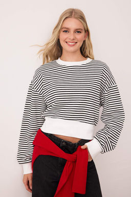 Siyah Cizgili Regular/Normal Kal?p Orme Sweatshirt TWOAW26SW00103