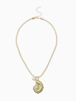 Кулон на жгуте текстильном "Ракушка", цвет бело-золотой