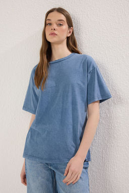 TRENDYOLMILLA Antrasit %100 Pamuk Soluk Efektli Boyfriend/Genis Kal?p Bisiklet Yaka Orme T-Shirt TWOSS23TS00112  фото 2