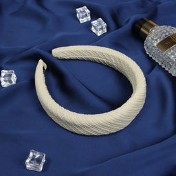 Ободок для волос «Жаннет», классик орнамент, 3 см, бежевый