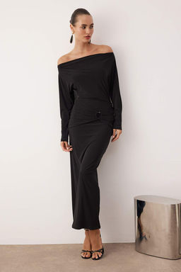 Siyah Asimetrik Yaka Orme Maxi Astars?z Elbise TPRAW26EL00139