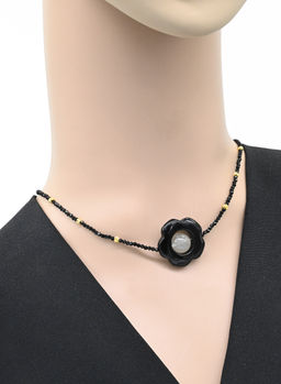 Чокер с Цветком из агата на шпинели шарик гр.2мм цв.черный, 42см
