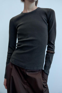 LONG SLEEVE WASHED EFFECT RIBBED T-SHIRT - Zara фото 14