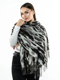 Яркий палантин с анималистичным принтом