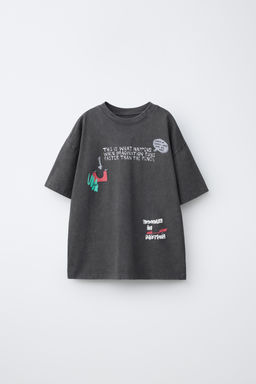 CAMISETA EFECTO LAVADO ESTAMPADO TEXTO / Gris antracita