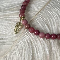 Браслет с подвеской из Родонита