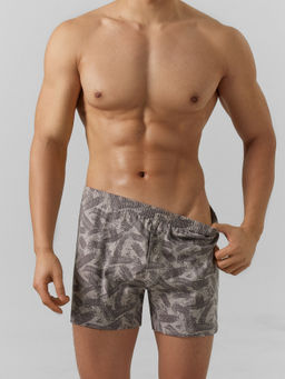 Цена за 2 штуки! Трусы шорты мужские серые с принтом следы на сером пепле 411152