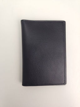 Обложка для паспорта из натуральной кожи с подкладкой.