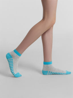 Цена за 5 пар! Носки детские серые с рисунком в виде полосок по следу