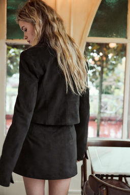 SHORT SUEDE-EFFECT JACKET - Zara фото 5