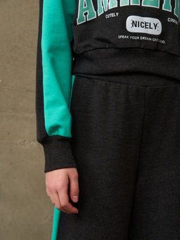 Костюм спортивный