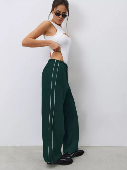 Спортивные брюки с декоративными кантами