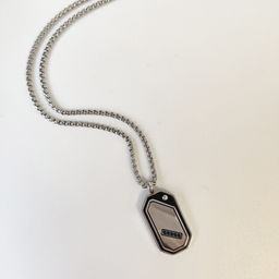 Кулон из стали на цепочке
