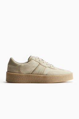 Zapatillas deportivas con suela gruesa