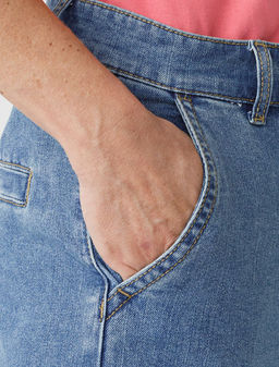 Прямые джинсы трубы со стрелками из эластичного денима - Vilatte фото 4