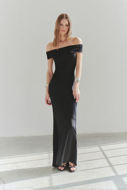 TRENDYOLMILLA Limited Edition Siyah S?rt Transparan Detayl? Orme Abiye Elbise TPRSS25AE00062