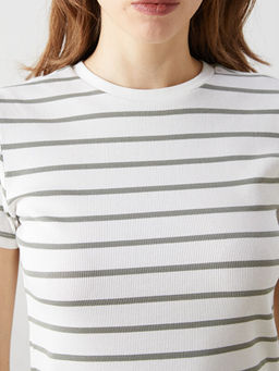 Bisiklet Yaka ?izgili Kad?n Ti??rt