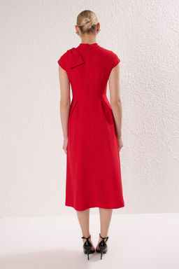 TRENDYOLMILLA Beyaz A-Kesim Piliseli Dokuma S?k Elbise TPRAW25EL00151  фото 8