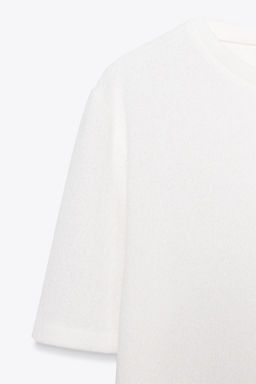 CUT-OUT KNIT TOP