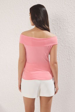 Trendyolmilla Ekru Gul Detayl? Fitted/Vucuda Oturan Esnek Orme Bluz TWOSS25BZ00041 фото 11