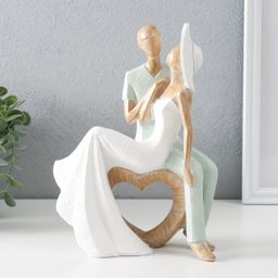 Фигурка полистоун «Ретро. Влюблённые сидят на сердце», бело-зелёный, 18×11×23.5 см