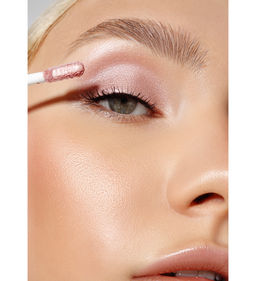 LuxVisage Тени для век жидкие SATIN Nude super stay тон 203 Powder Rose 3,5г - Golden rose фото 3